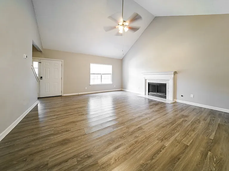 1205 Redbud Ct — Photo 5