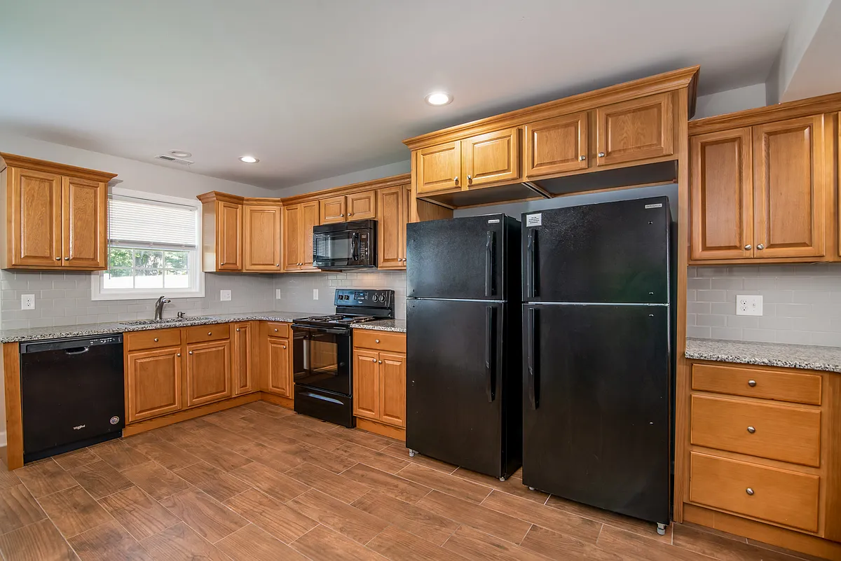 Building Photo - 103 Williams St #3