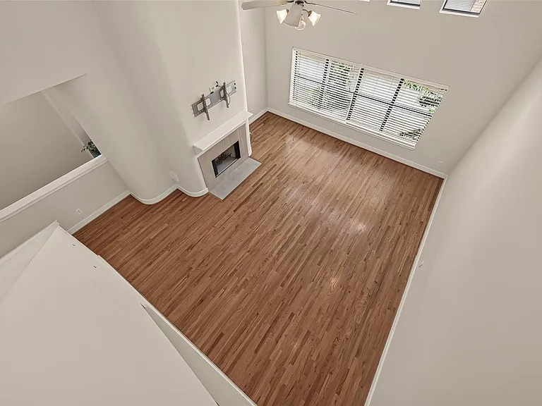 733 W 22nd St #D — Photo 25