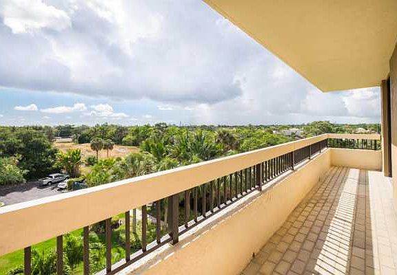 Home For Sale In La Residence