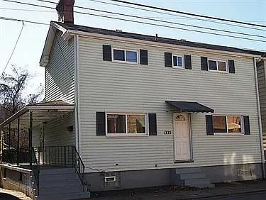 1335 Main St photo 1