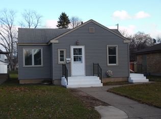 813 S 17th St, Escanaba, MI 49829