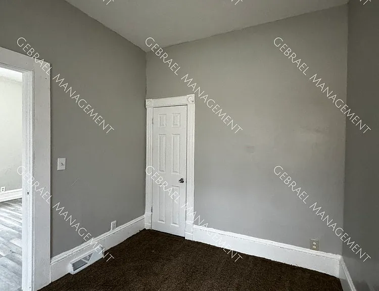 1344 Gage St — Photo 12