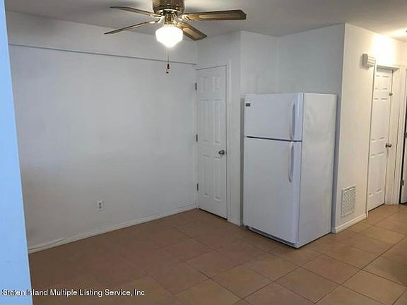 4th image of 259 Grantwood Ave #2