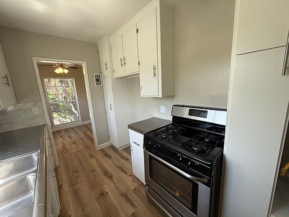 5th image of 4133 Somerset Dr #33-B