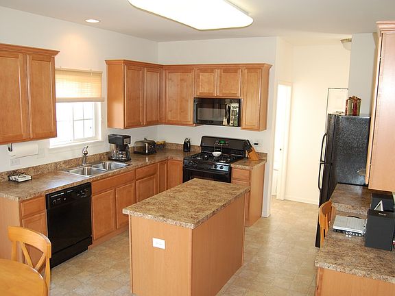 3rd image of 812 Briarcliff Dr