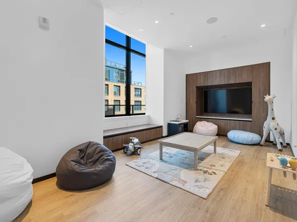 504 Sackett Street image 11 of 27