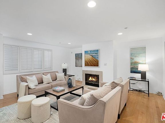 4th image of 1212 Ocean Park Blvd Unit 19
