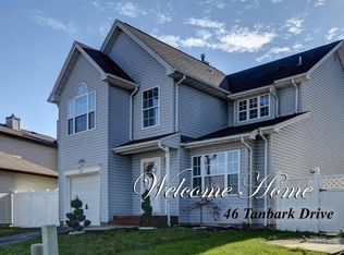 46 Tanbark Dr, Parlin, NJ