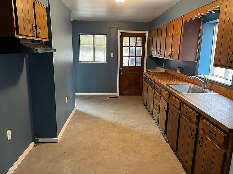 226 Bausman St — Photo 8