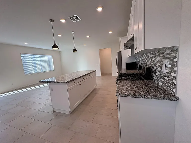 420 Appleton Way — Photo 6