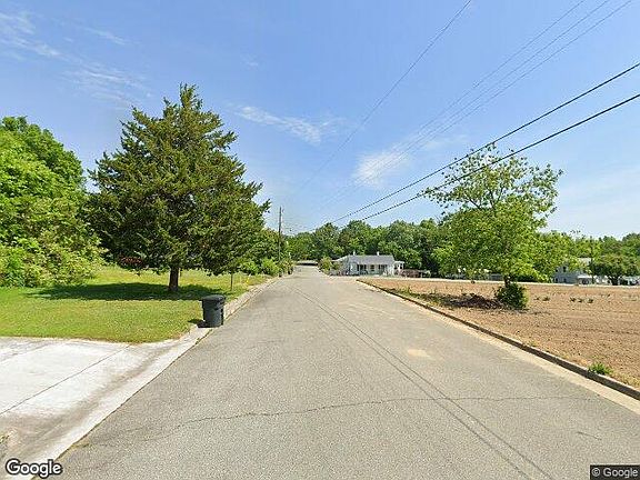 Exterior Neighborhood (street photo)