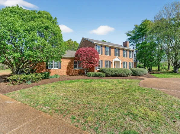 1553 N Main St, Mount Pleasant, TN 38474
