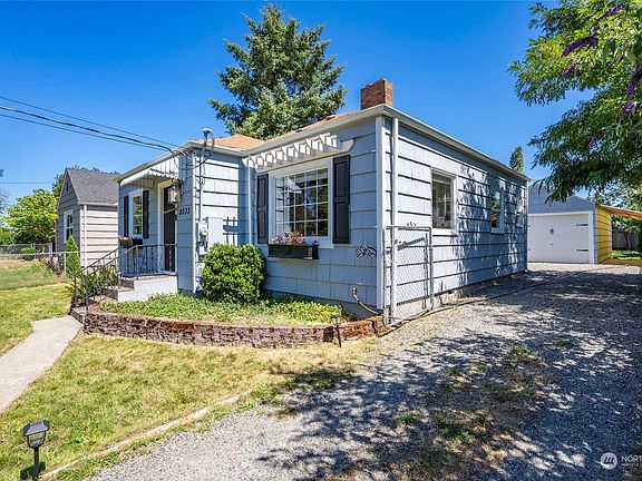4th image of 8033 Fawcett Avenue