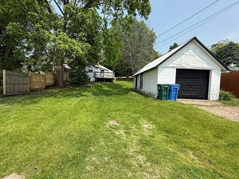 415 9th Ave — Photo 25