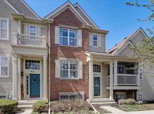 913 Emerald Dr, Hampshire, IL 60140