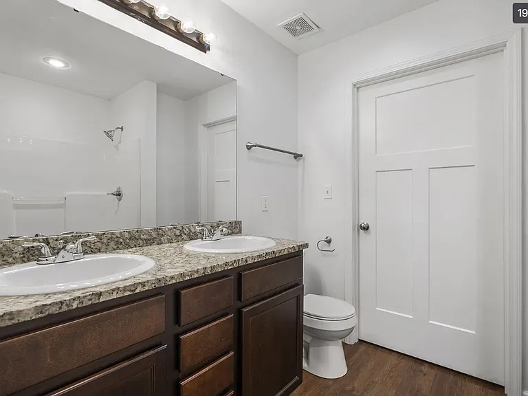 2301 W Bridlewood Trl — Photo 5