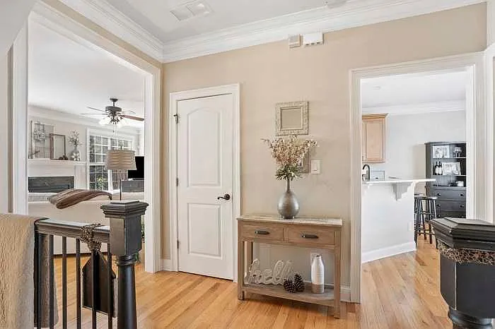 607 Lexington Vlg — Photo 33