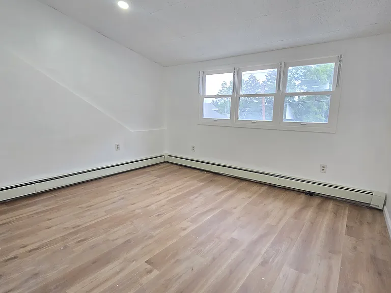 706 Lechauwecki Ave — Photo 15