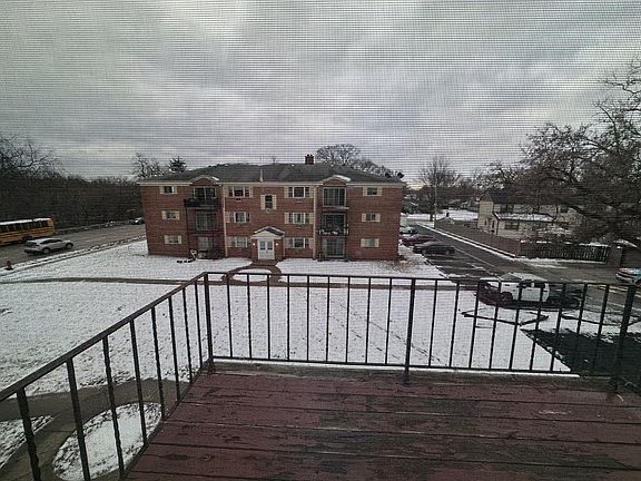 5th image of 1004 S River Rd #3301