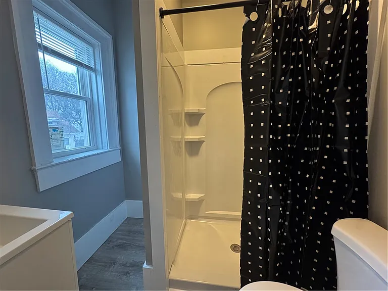 2042 Dewey Ave #3 — Photo 5