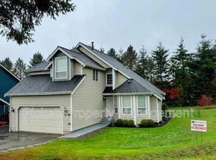 4249 SE Fairway Cir, Pt Orchard, WA 98367