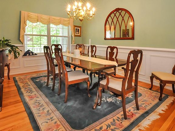 Formal Dining Rm