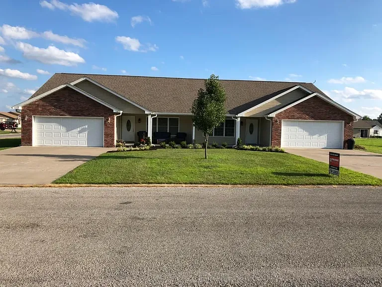 1210 Stonington Dr — Photo 1