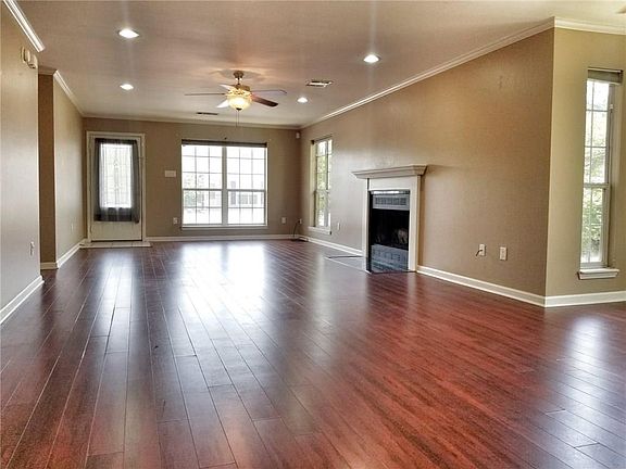 2nd image of 545 Versailles Blvd APT E