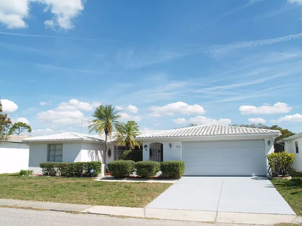 9836 Glen Moor Ln, Port Richey, FL 34668