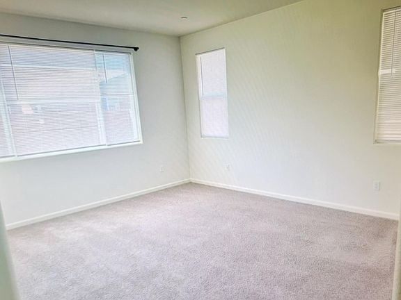 5th image of 4395 Strathmore Pl