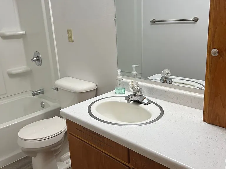 603 N Main St — Photo 5