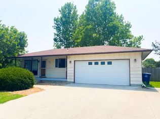 101 Griffith Dr, Manhattan, KS 66502
