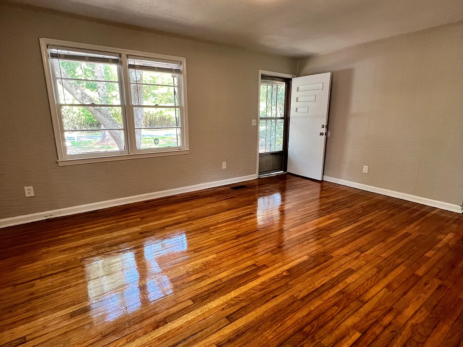 4 bed, 1175 sqft, $1,495 — Photo 2