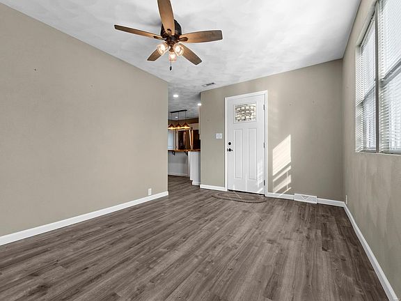 5th image of 104 S Vine St