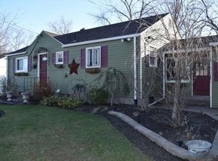 66 Suzanne St, Springfield, MA 01104