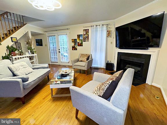 2nd image of 3449 Lindenwood Dr