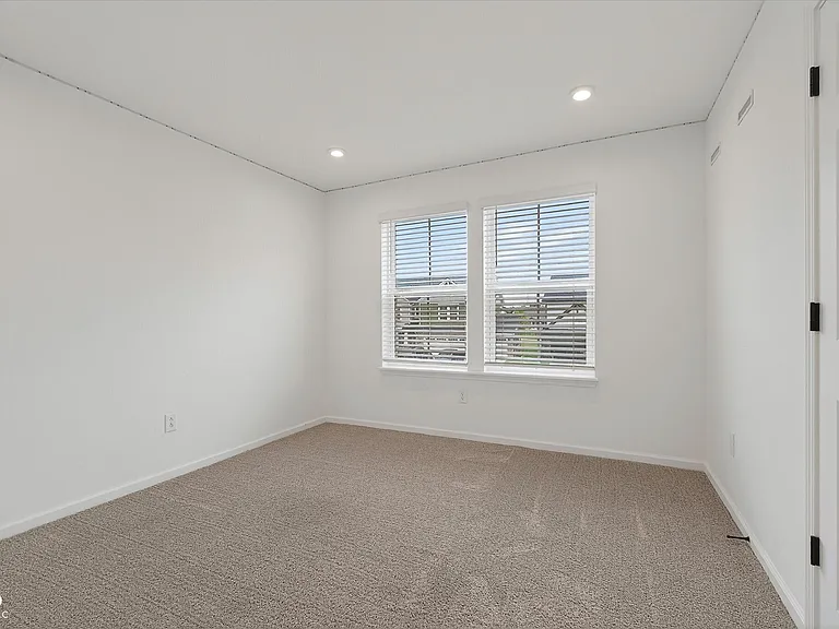 20374 N Pacific Ave — Photo 23