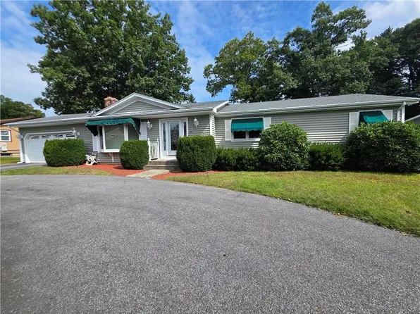 19 Roger Williams Dr, Smithfield, RI 02828