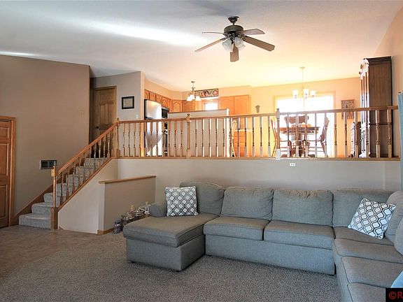 4th image of 1827 Oakwood Ave