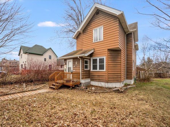 8 4th St, Proctor, MN 55810