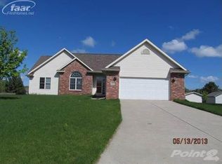 2345 Stonefield Dr, Flushing, MI