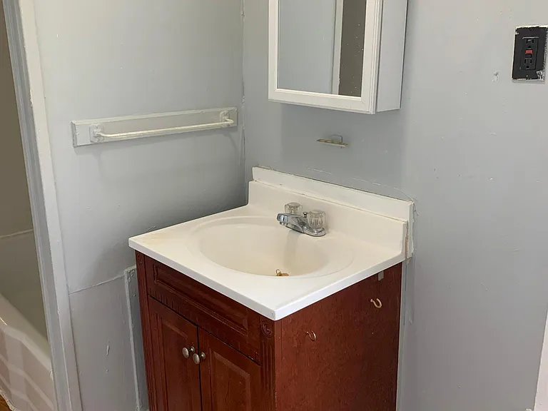 18 E Pearl St #B-3 — Photo 16