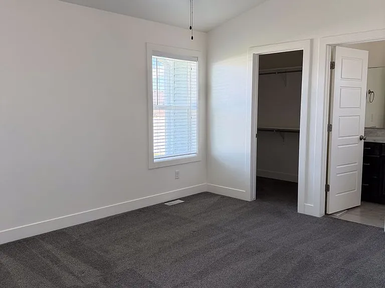 3395 Ventura Ave — Photo 4
