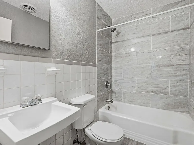 2910 Medical Arts St #103B — Photo 12
