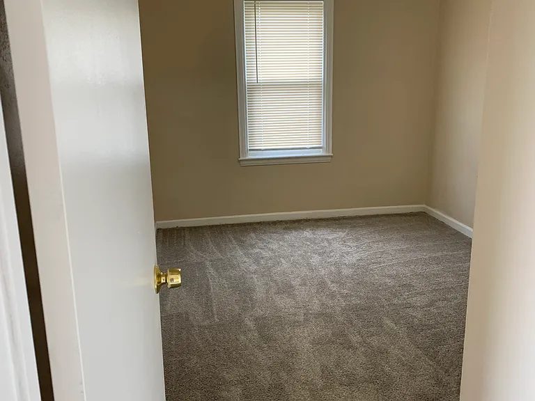 827 1/2 W North St #827-1/2 — Photo 14