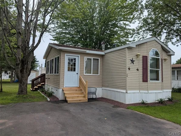 26 Driftwood Ln, Sylvan Beach, NY 13157