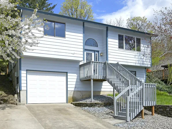 317 SE 14th St, Troutdale, OR 97060