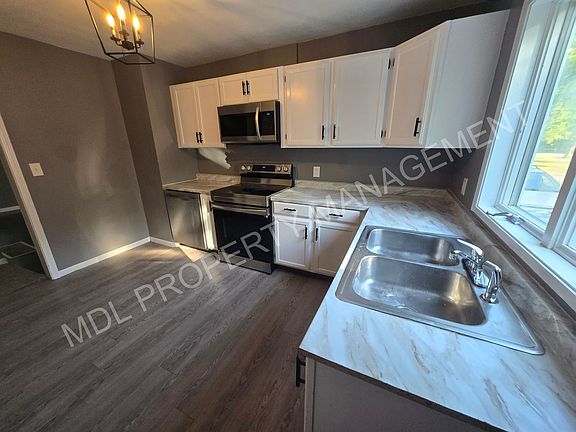 5th image of 414 E Haley St