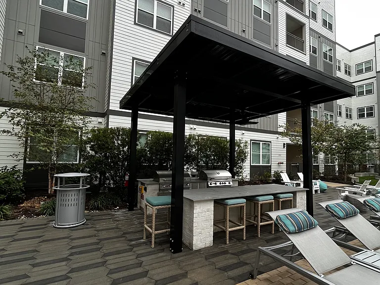 Dallas St — Photo 10